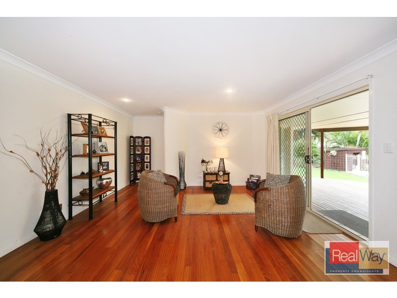 9 Ghostgum Close, Little Mountain QLD 4551