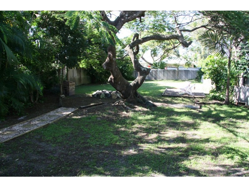 127 Landsborough Parade, Golden Beach QLD 4551