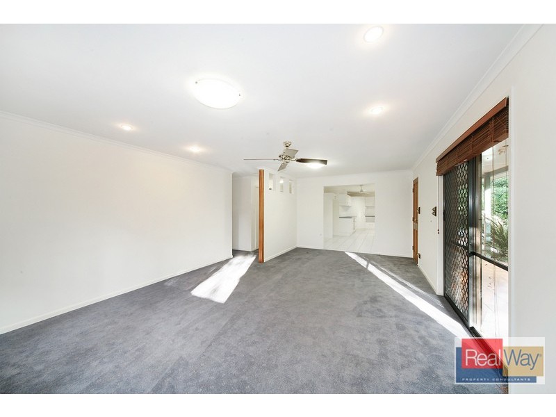 1 Keneland Drive, Little Mountain QLD 4551