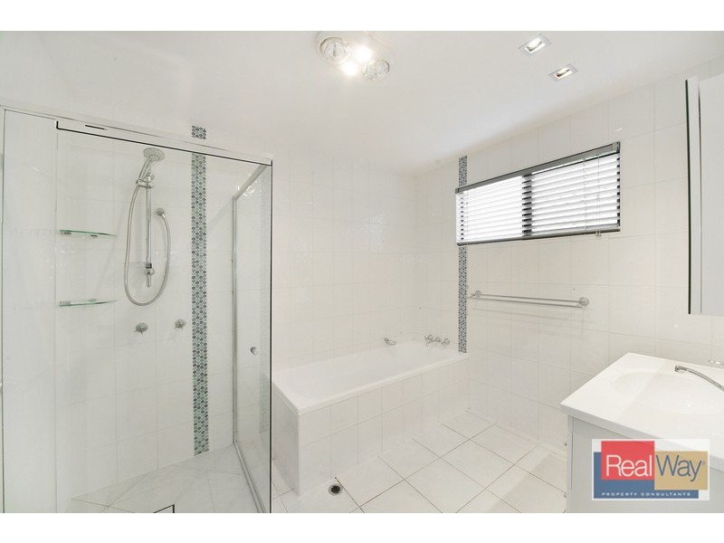 1 Keneland Drive, Little Mountain QLD 4551