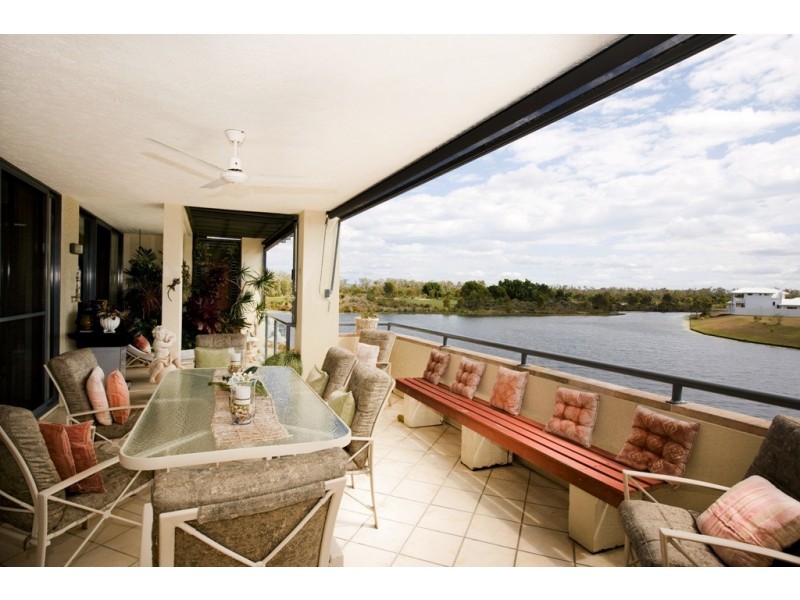 2/1 Millennium Circuit, Pelican Waters QLD 4551