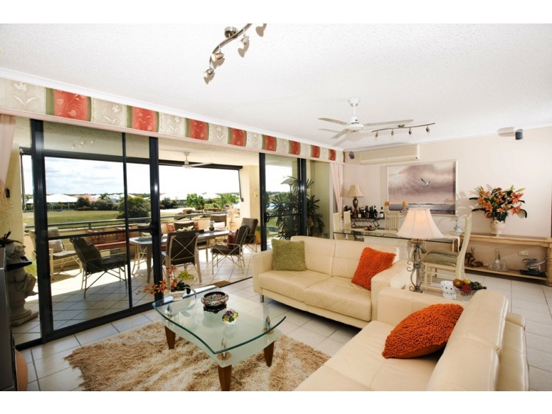 2/1 Millennium Circuit, Pelican Waters QLD 4551