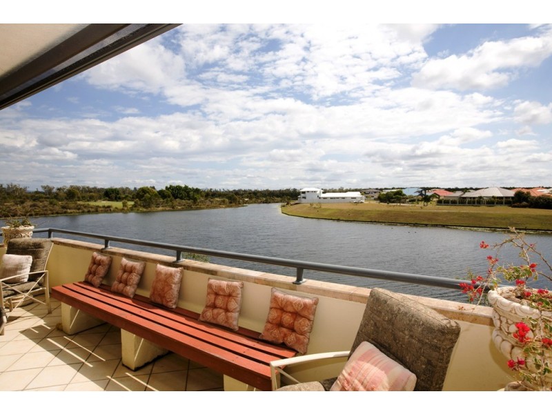 2/1 Millennium Circuit, Pelican Waters QLD 4551
