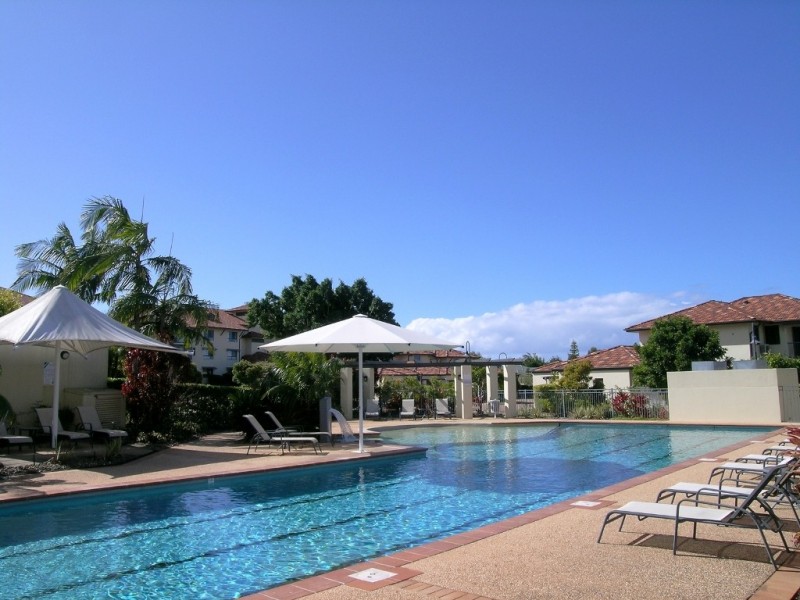 2/1 Millennium Circuit, Pelican Waters QLD 4551