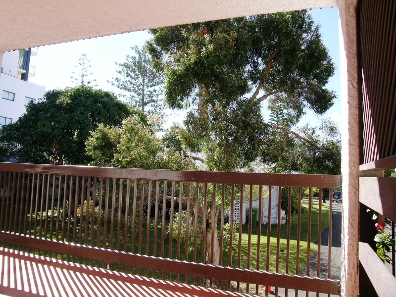 6/3 Sykes Avenue, Kings Beach QLD 4551