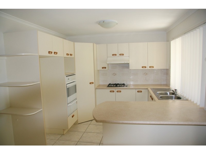 39 Lakeshore Place, Little Mountain QLD 4551