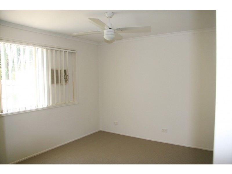 39 Lakeshore Place, Little Mountain QLD 4551