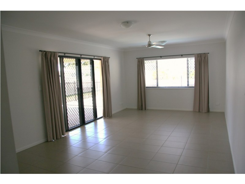 10 Cullen Drive, Little Mountain QLD 4551