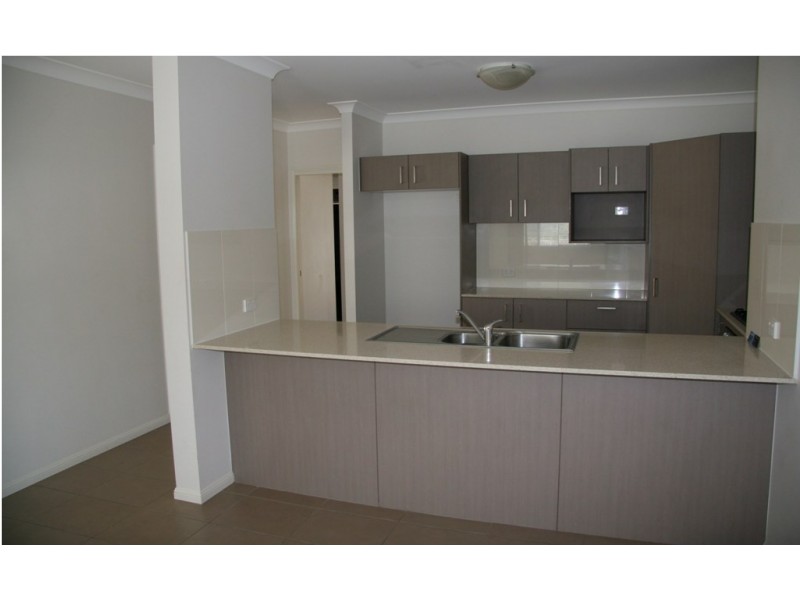 10 Cullen Drive, Little Mountain QLD 4551