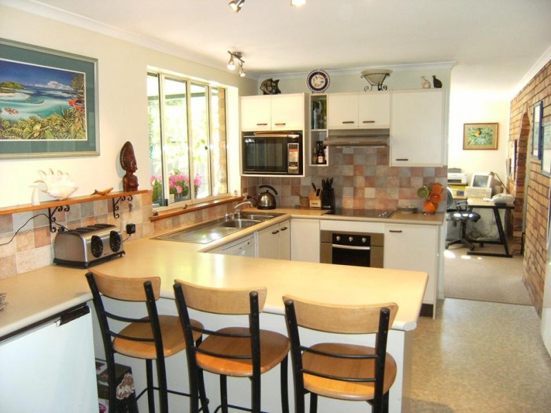 10 Menyan Street, Currimundi QLD 4551