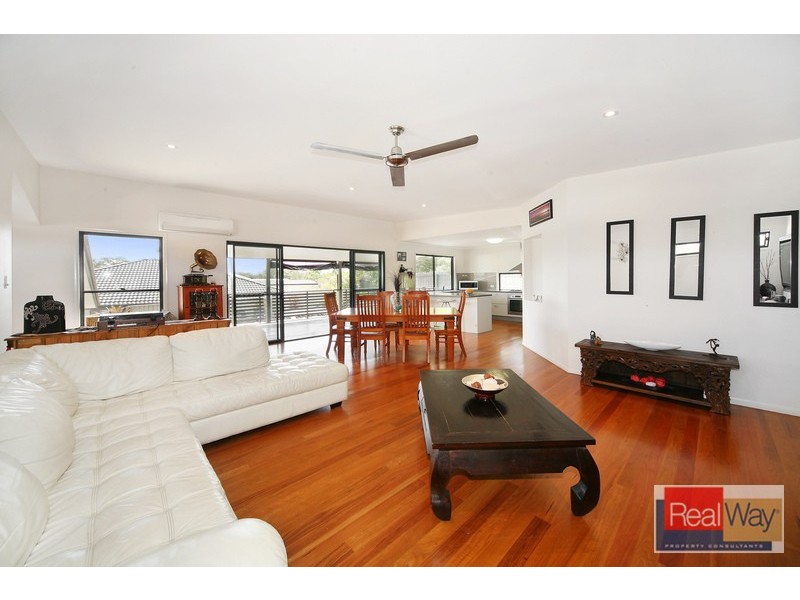 6 Cullen Drive, Little Mountain QLD 4551