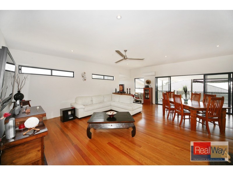 6 Cullen Drive, Little Mountain QLD 4551