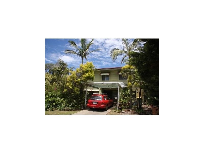 1 Coonowrin Street, Dicky Beach QLD 4551