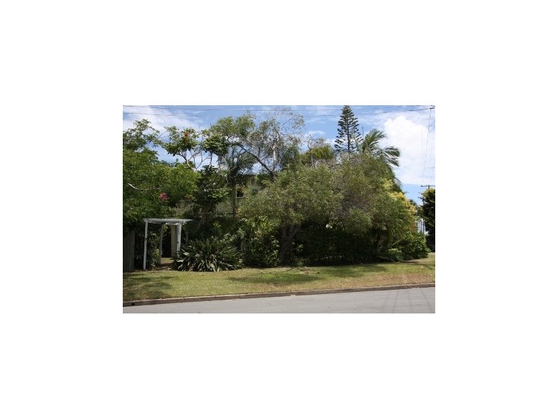 1 Coonowrin Street, Dicky Beach QLD 4551