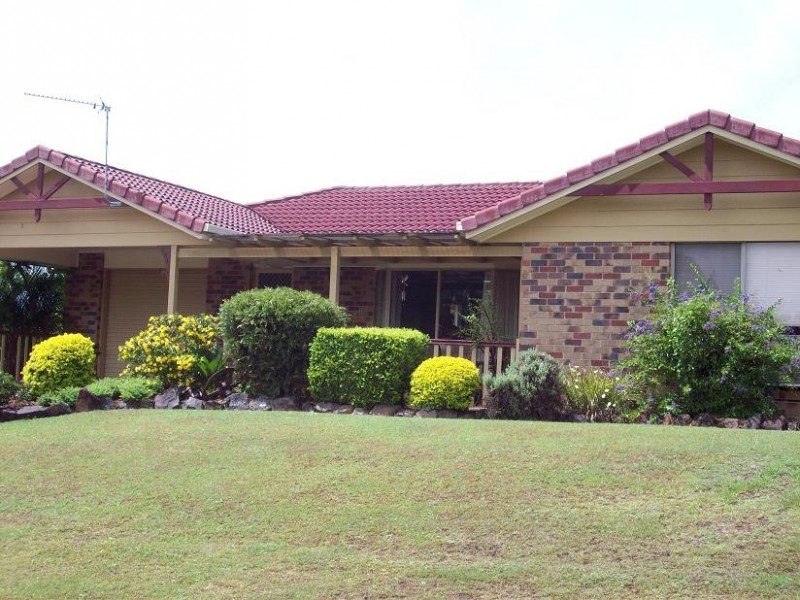 1 Fossickers Crt, Southside QLD 4570