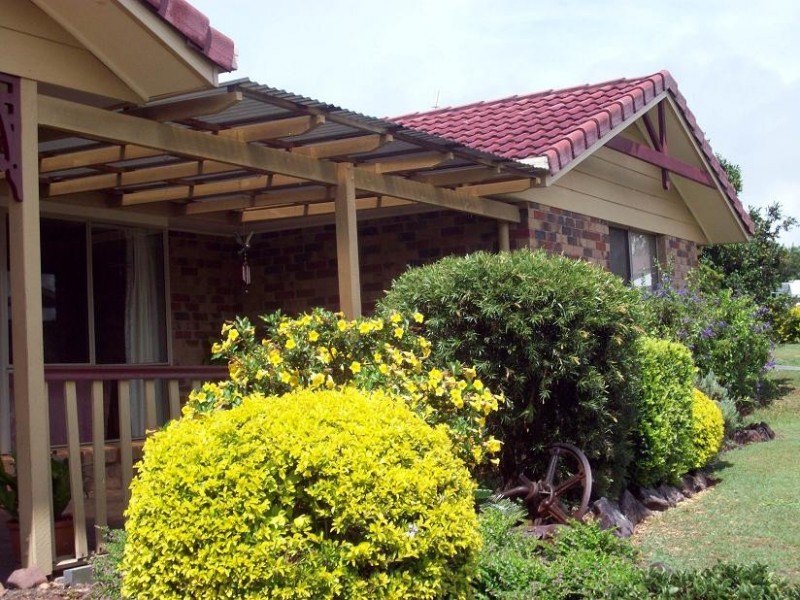 1 Fossickers Crt, Southside QLD 4570
