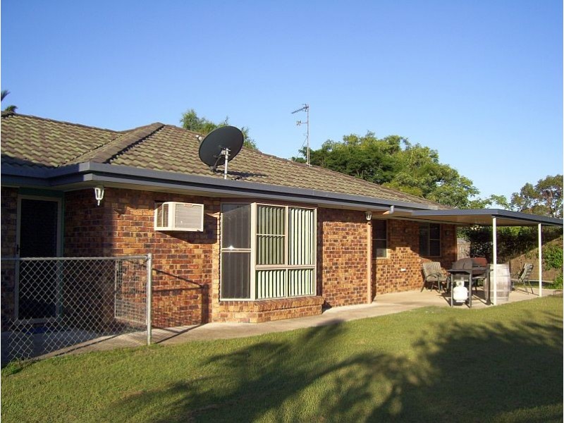 17 Kimberley Ave, Southside QLD 4570