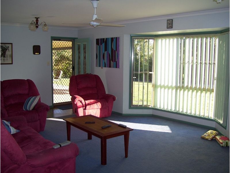 17 Kimberley Ave, Southside QLD 4570