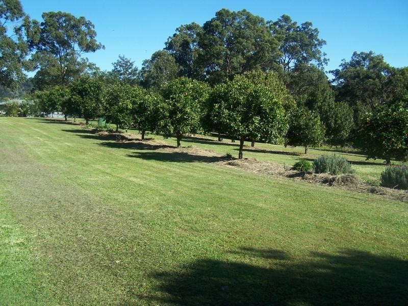 880 Tin Can Bay Rd, Canina QLD 4570