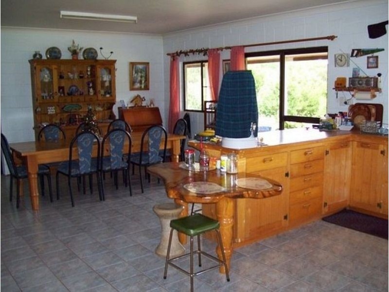 880 Tin Can Bay Rd, Canina QLD 4570