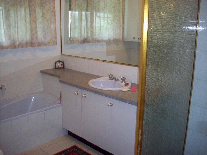 1013 Bruce Highway, Kybong QLD 4570