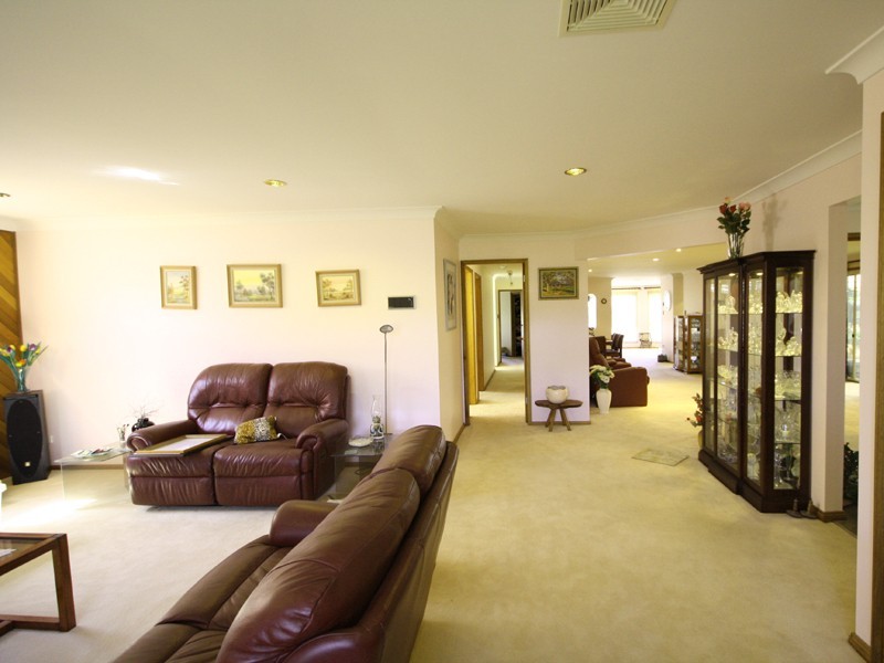 19 Helmsman Boulevarde, St Huberts Island NSW 2257