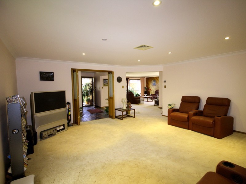 19 Helmsman Boulevarde, St Huberts Island NSW 2257