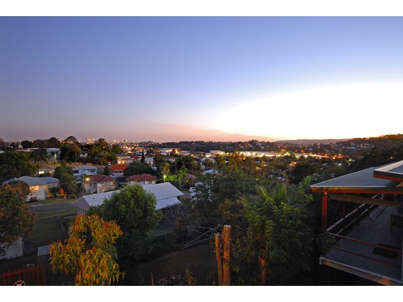 49 Dunedoo Street, Stafford QLD 4053