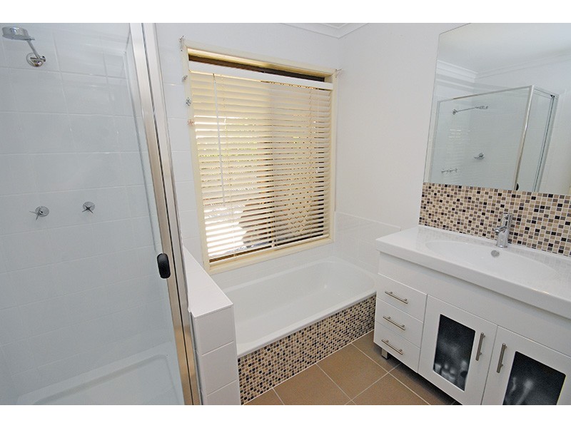 49 Arrakune Crescent, Kallangur QLD 4503