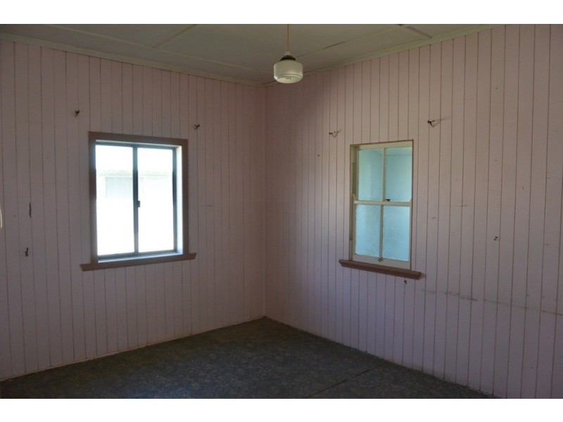 13 Hart Street, Beaudesert QLD 4285