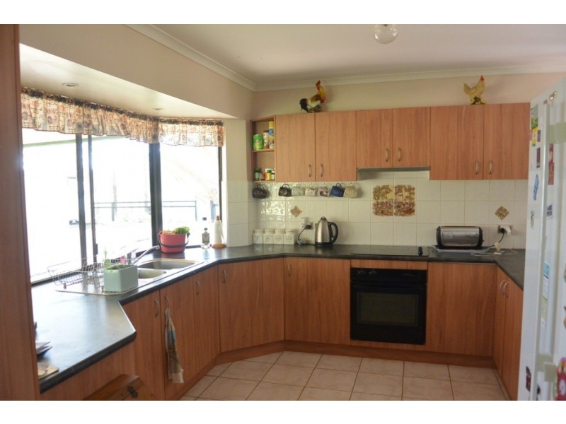 213 Oaky Scrub Road, Innisplain QLD 4285