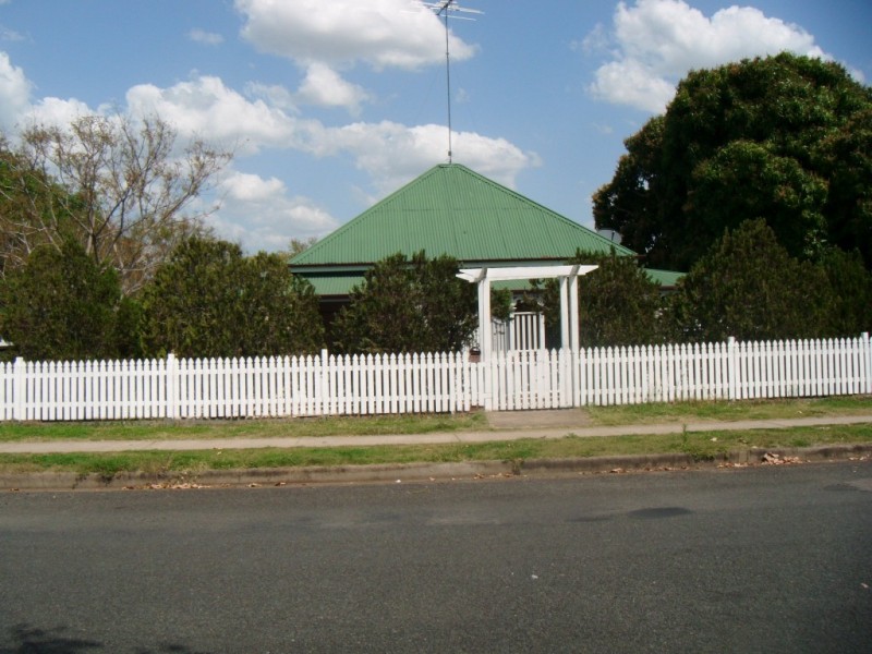 27 Eaglesfield St, Beaudesert QLD 4285