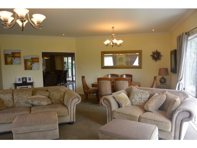 3 Lakeside Court, Beaudesert QLD 4285