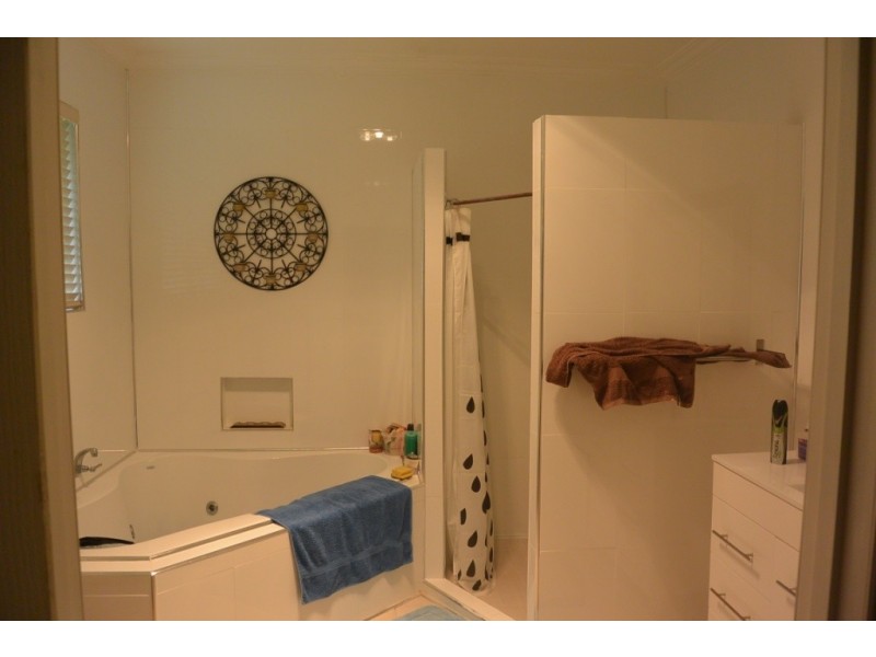 3 Lakeside Court, Beaudesert QLD 4285