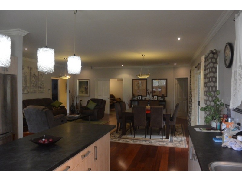 3 Lakeside Court, Beaudesert QLD 4285