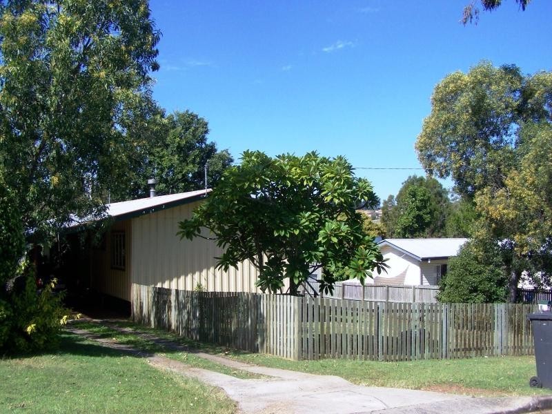 1B Hart St, Beaudesert QLD 4285