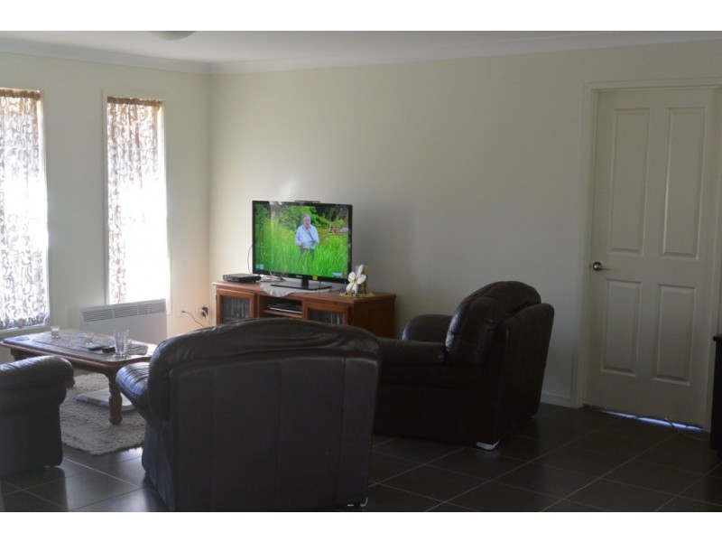 1-3 Charles Cl, Kooralbyn QLD 4285