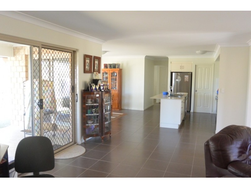 1-3 Charles Cl, Kooralbyn QLD 4285