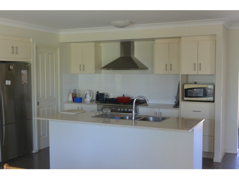 1-3 Charles Cl, Kooralbyn QLD 4285