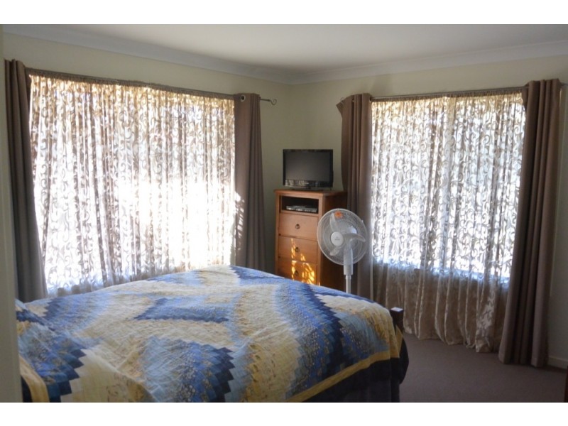 1-3 Charles Cl, Kooralbyn QLD 4285