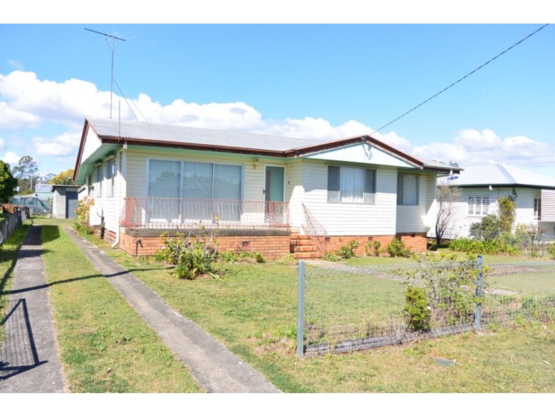 11 Hart St, Beaudesert QLD 4285