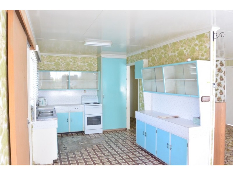 11 Hart St, Beaudesert QLD 4285