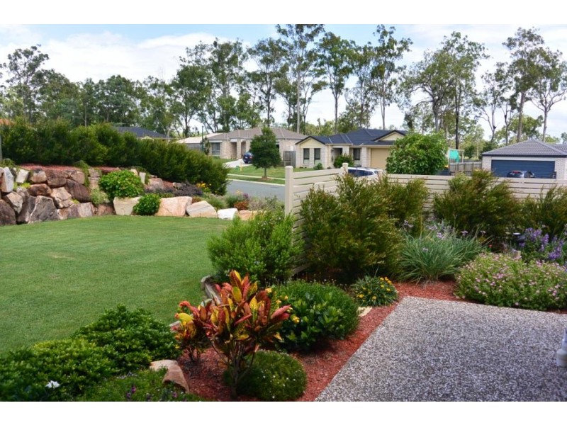 13 Hillside Cres, Beaudesert QLD 4285