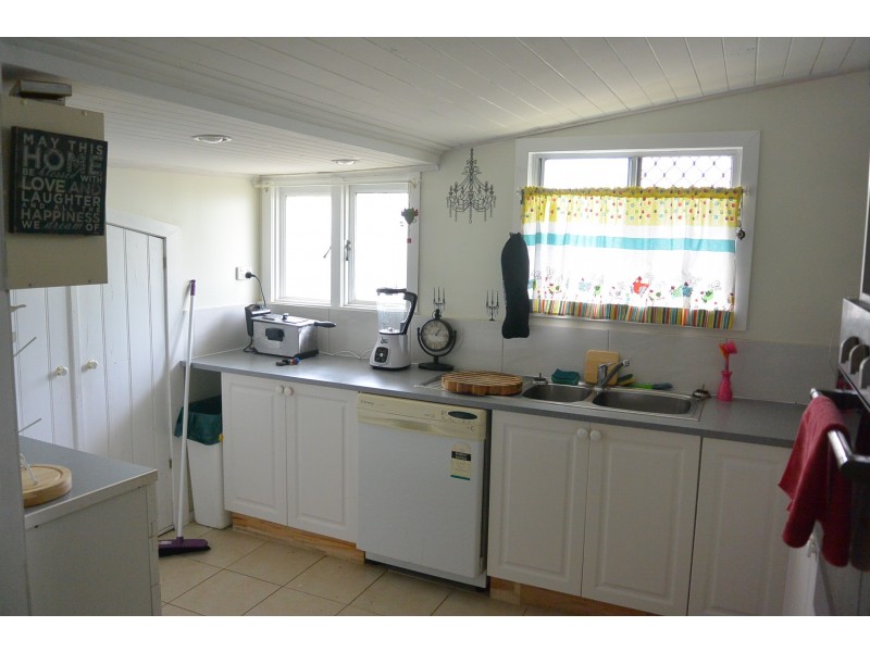 8 Pitt Street, Beaudesert QLD 4285