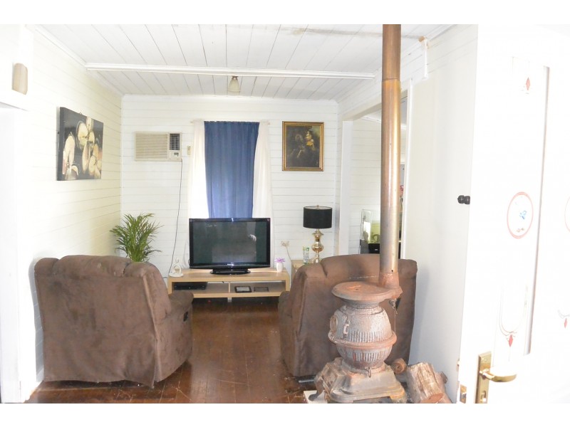 8 Pitt Street, Beaudesert QLD 4285