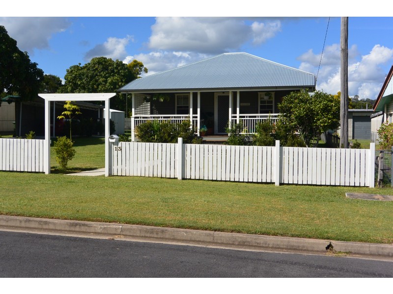13 Hart Street, Beaudesert QLD 4285