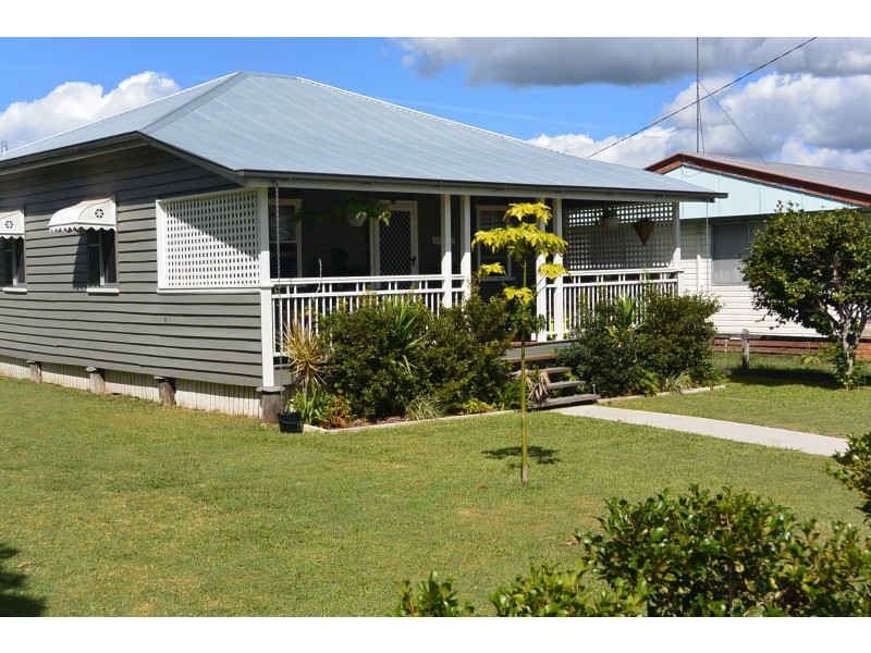 13 Hart Street, Beaudesert QLD 4285
