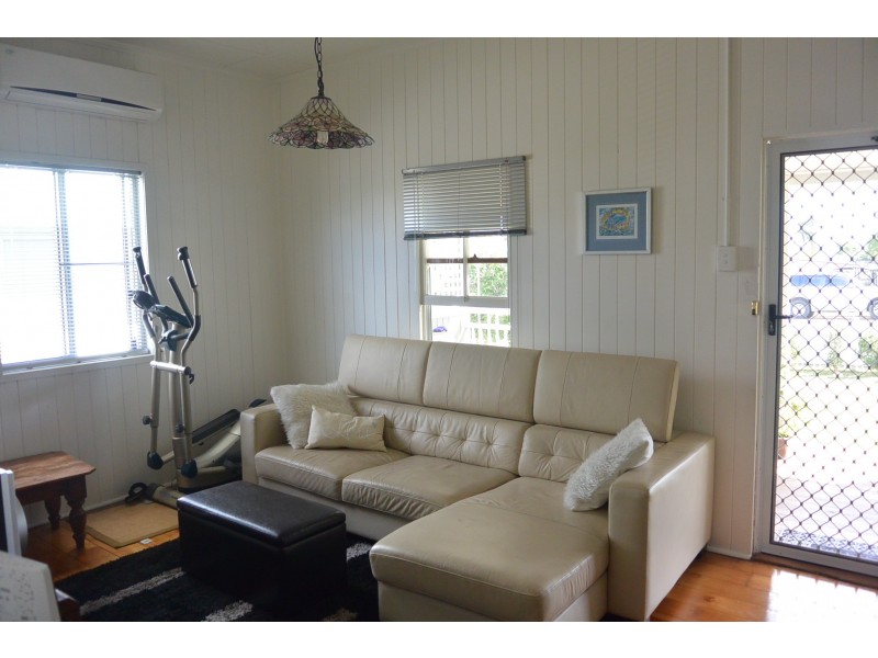 13 Hart Street, Beaudesert QLD 4285
