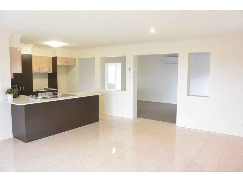 10 Phoebe Way, Beaudesert QLD 4285