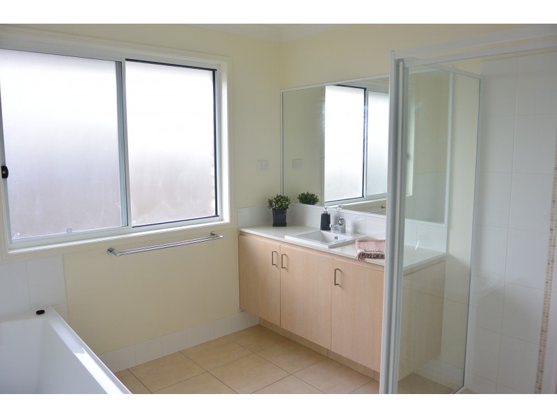 10 Phoebe Way, Beaudesert QLD 4285